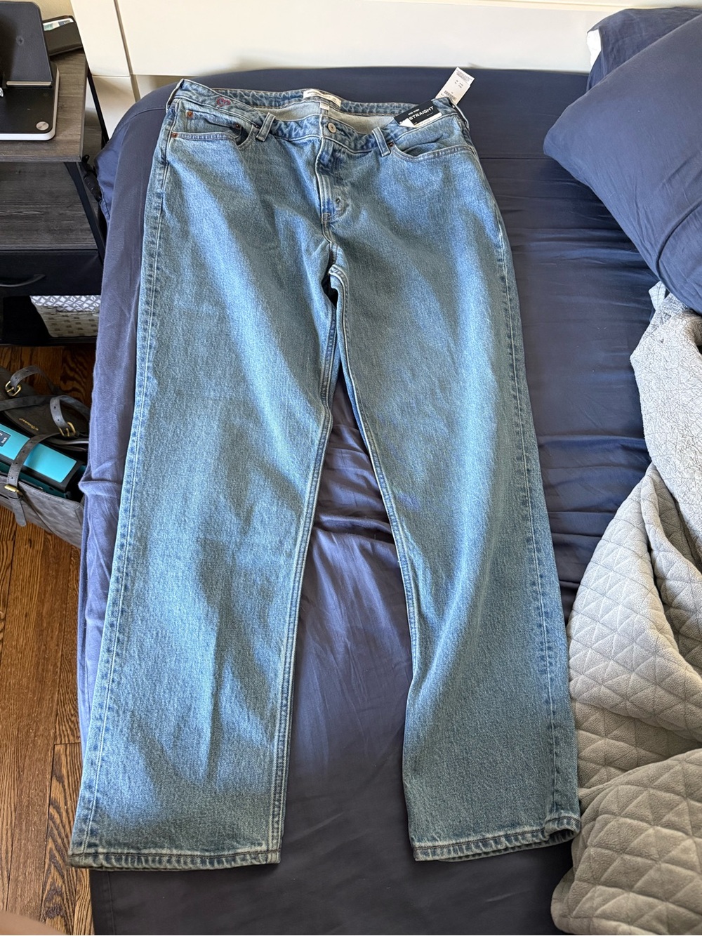 Abercrombie Curve Love Mid Rise 90s Straight Jean